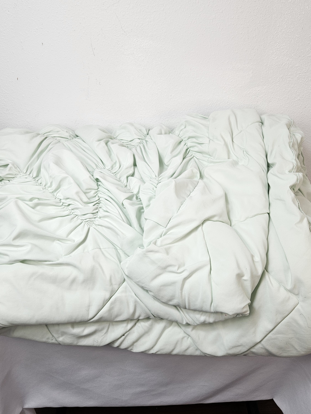 Pottery Barn Teen Light Mint Green Gathered Comforter